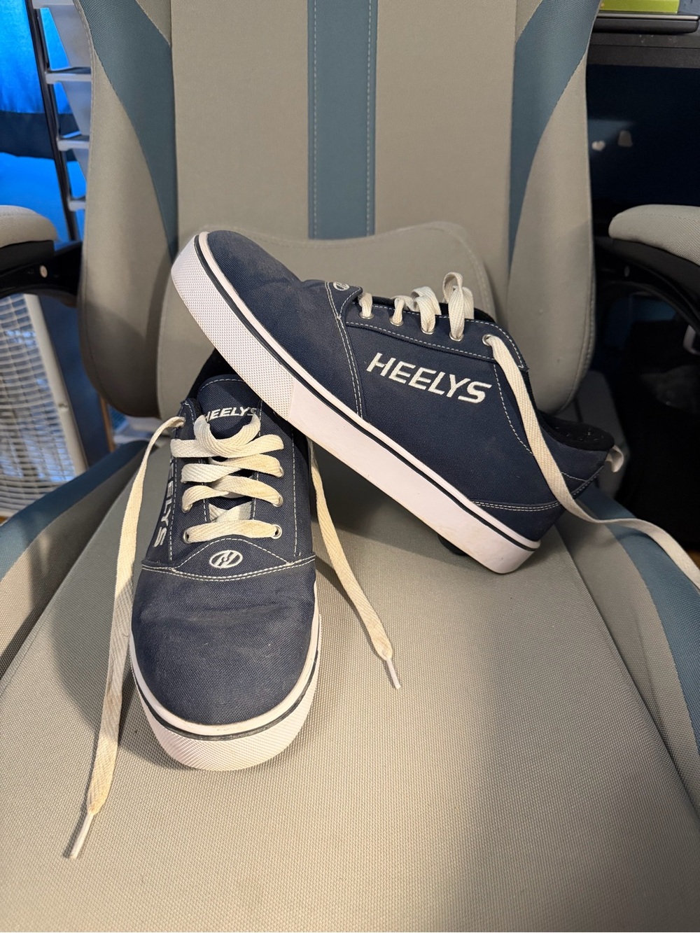 Heelys Navy Canvas Skate Shoes with Wheels